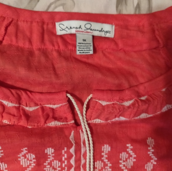 Summer cotton embroidered blouse - Picture 2 of 3